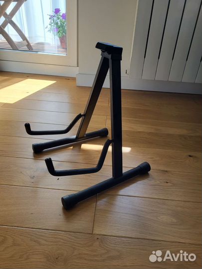 Гитарная стойка напольная