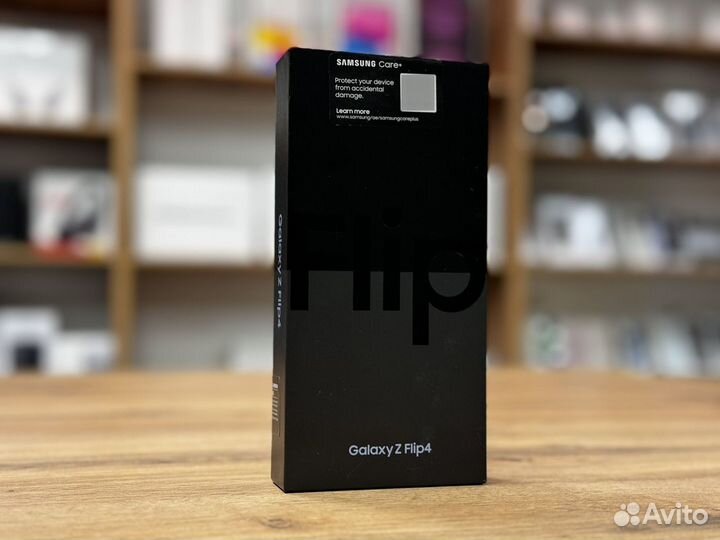 Samsung Galaxy Z Flip4, 8/128 ГБ