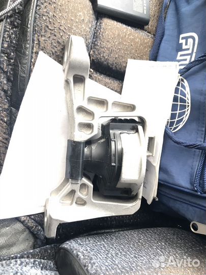 Опора двигателя форд фокус 3 верхняя правая