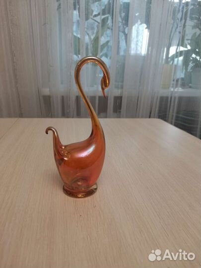 Статуэтка лебедь