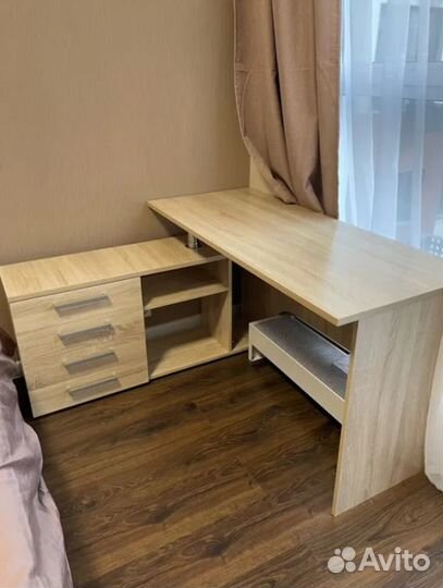 Стол письменный Алькор новый