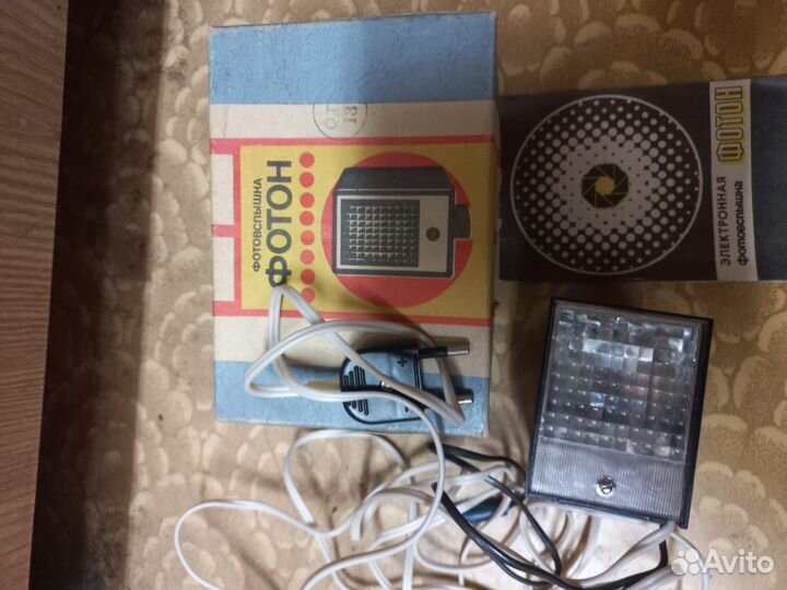 Фотовспышка и глянцеватель