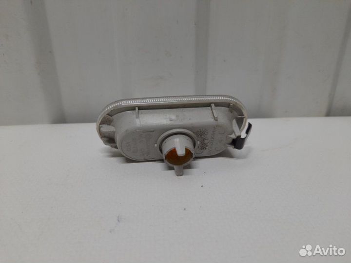 Повторитель на крыло Volkswagen Polo 614 1.6 cwva