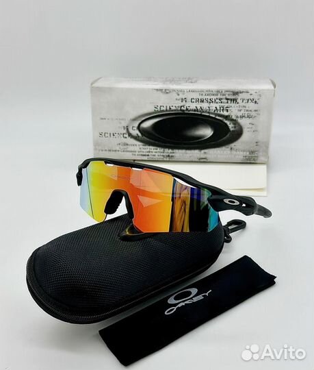 Солнцезащитные очки oakley