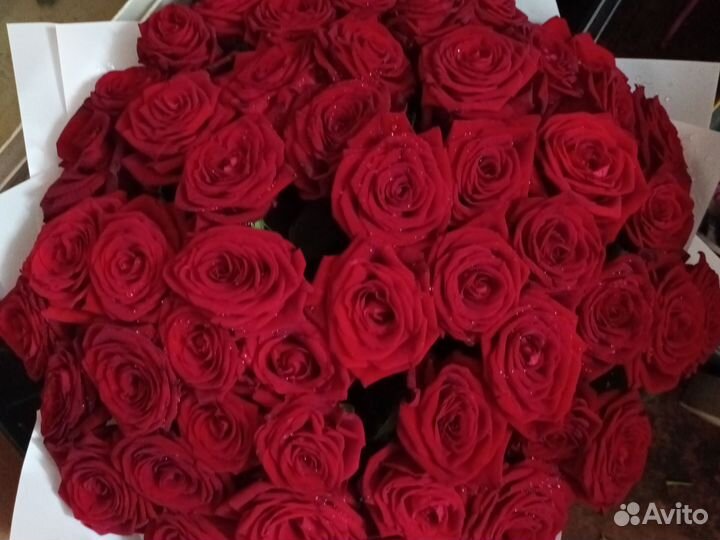 Цветы розы и букеты композиции корзины доставкой