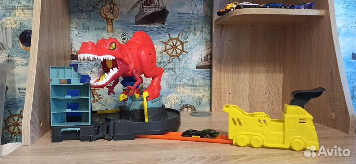 Hot wheels динозавр тирекс