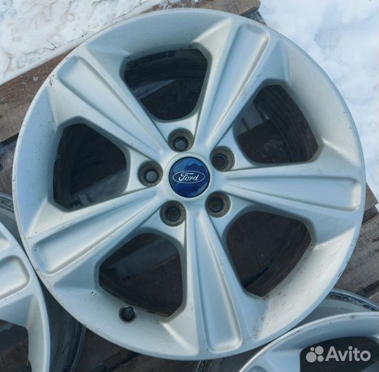 Ford Kuga Ориг R17 5x108 ET52.5 7.5J d63.3