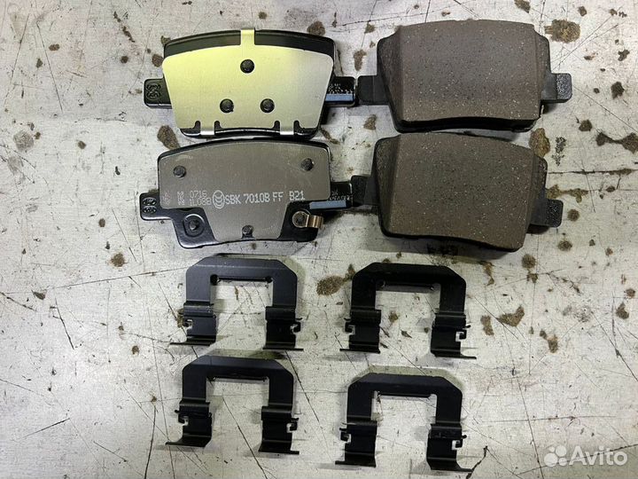 Тормозные колодки 58302-J6A00