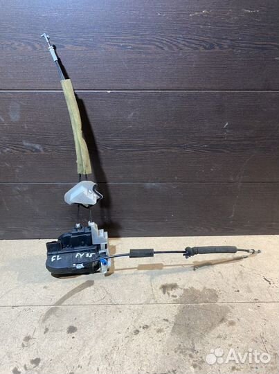 Замок двери передней левой Infiniti FX35 FX45 S50