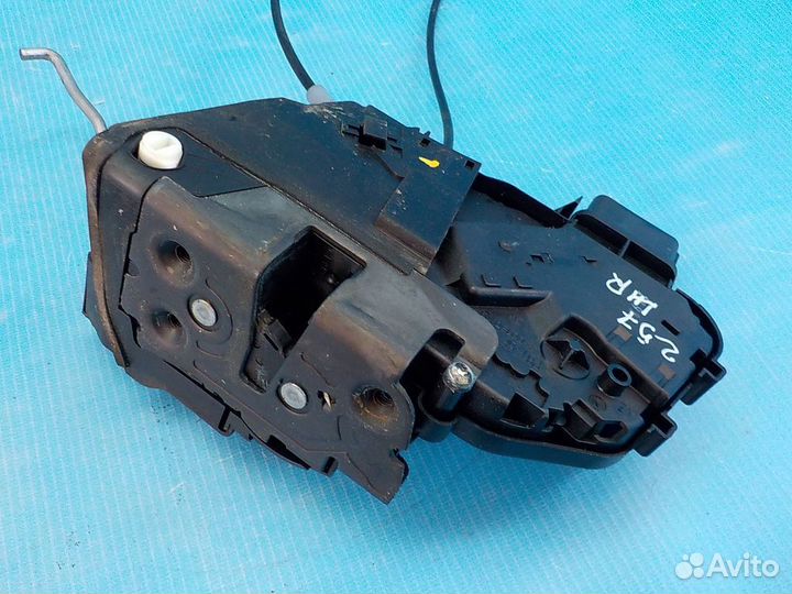 Замок двери задней левой mazda 3 (BK) 2003-2009