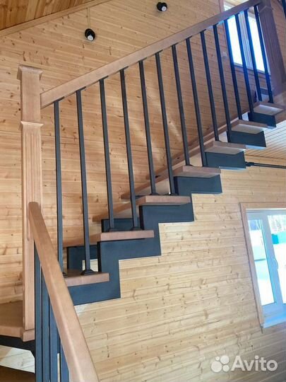 Поворотные лестницы