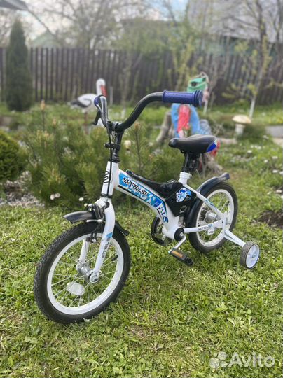Детский велосипед четырехколесный