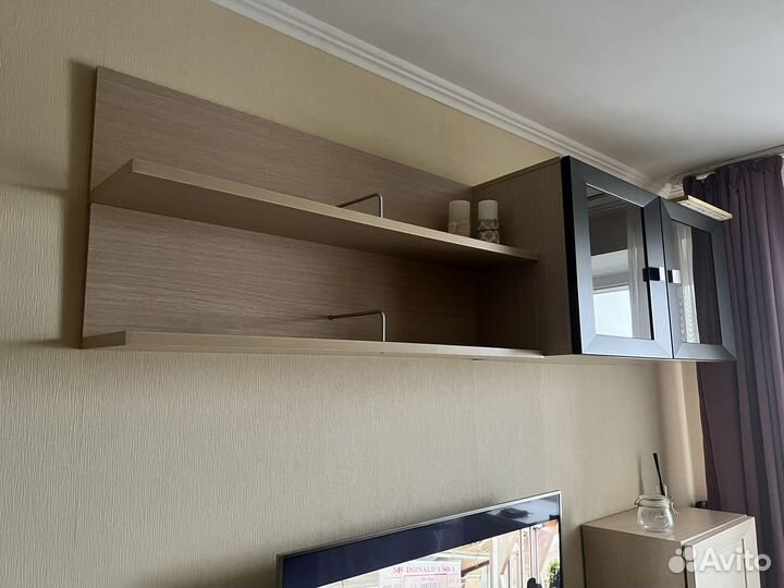 Стенка в гостинную бу с витриной и полками