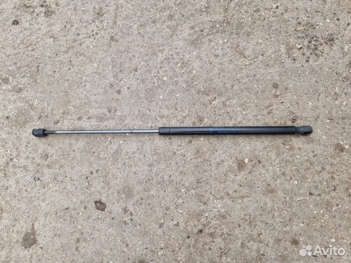 Амортизатор багажника Ford Focus 2