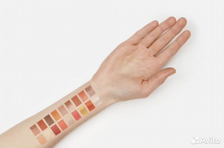 Палетка теней Revolution