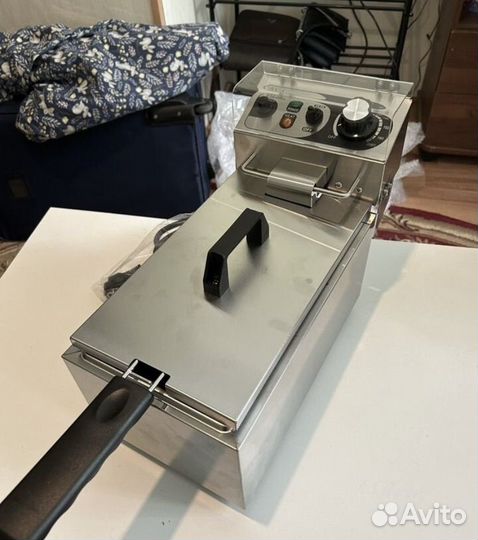 Фритюрница новая Liloma