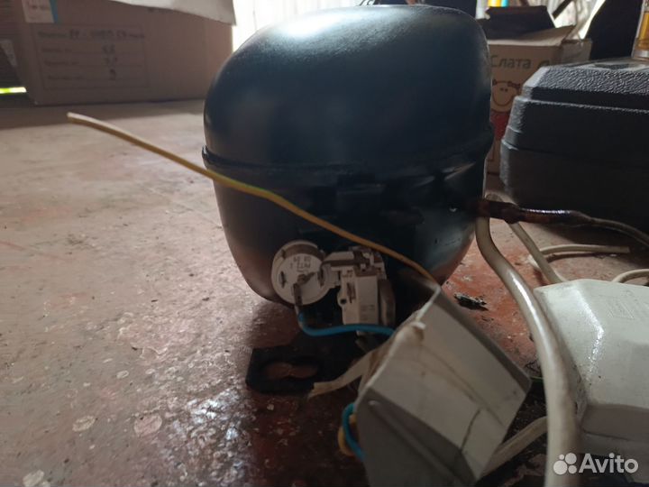 Компрессор холодильника indesit