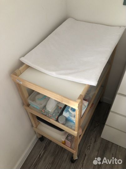 Пеленальный стол