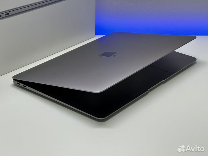 MacBook Air 13 2020 8/256 полный комплект