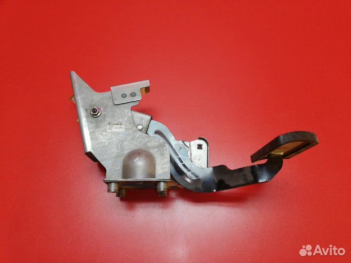 Педаль тормоза Chevrolet Captiva C100 10HM