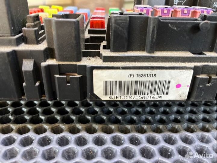 Блок предохранителей Hummer H3