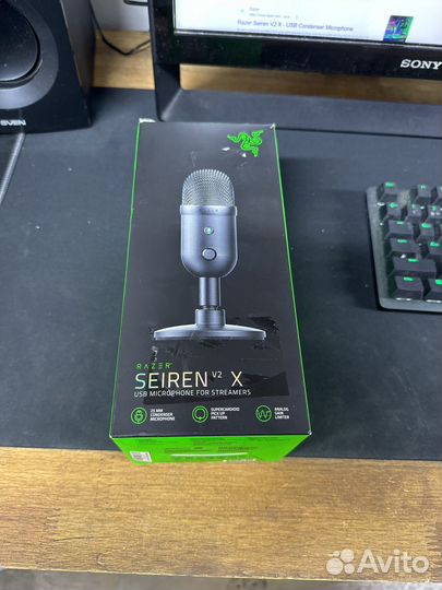 Микрофон Razer Seiren V2 X