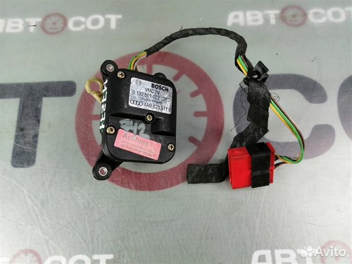 Мотор заслонки печки Audi 100 C4 (1991-1994г.в.)