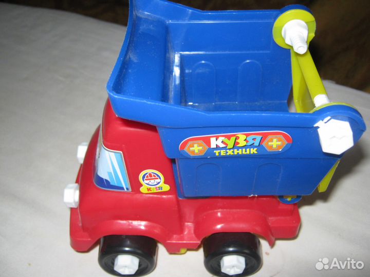 Пирамида, машинки. Кот в сапогах. Гном