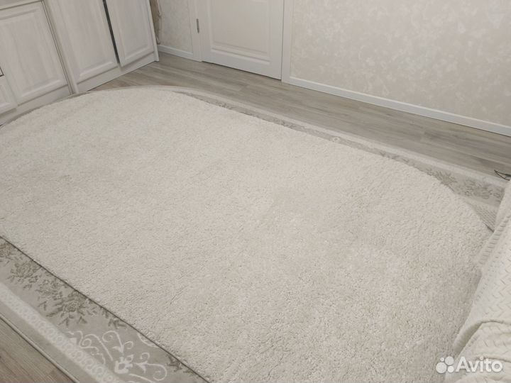 Ковер шерстяной