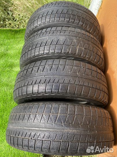 Bridgestone Blizzak DM-V1 225/60 R16
