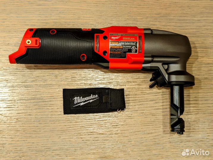 Вырубные ножницы по металлу Milwaukee 2476-20