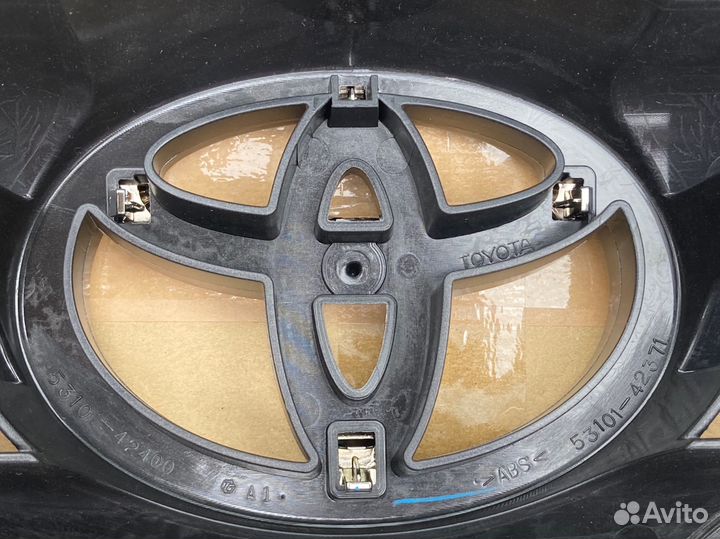 Решетка радиатора оригинал Toyota Rav4 2010-2012