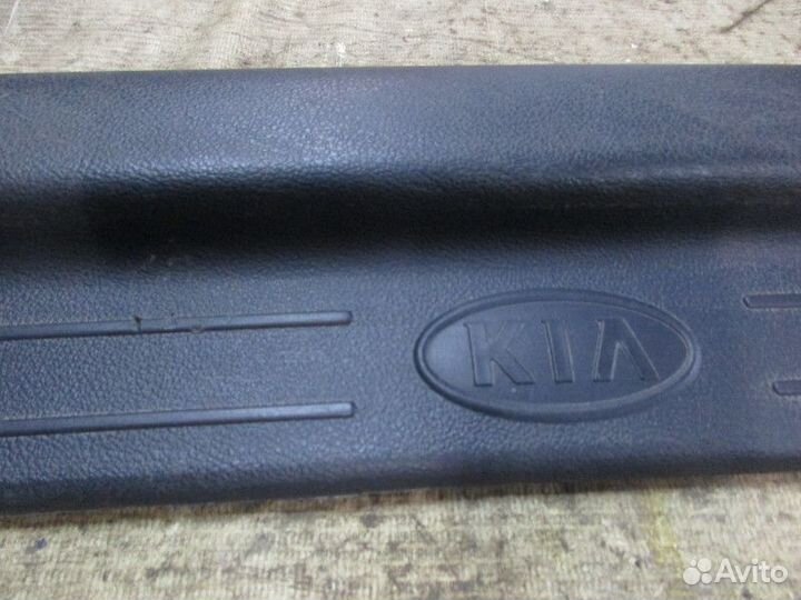 Накладка порога передняя левая Kia Cerato 2009-201