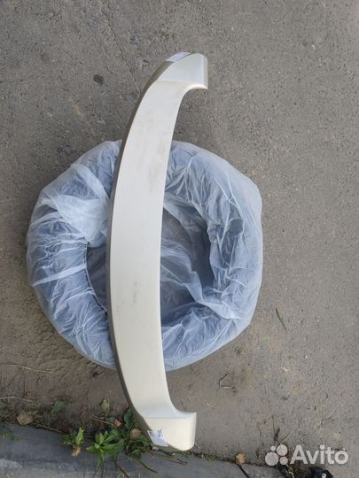 Спойлер toyota isis