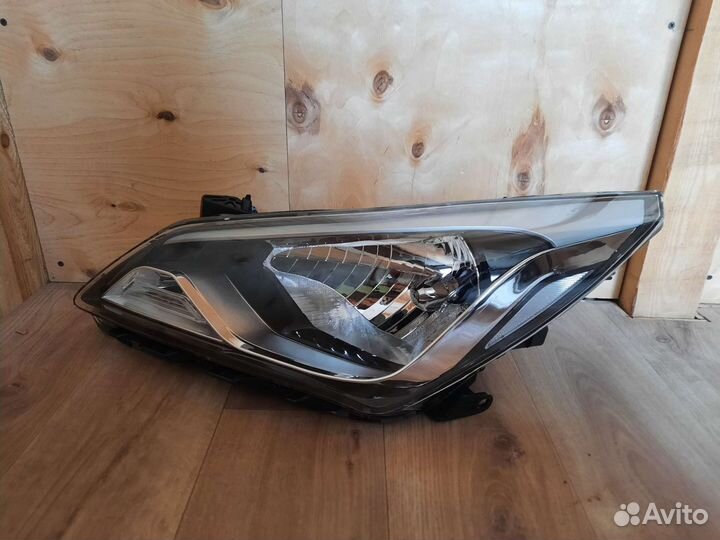Фара Hyundai Solaris c 2014-2017