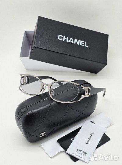 Солнцезащитные очки Chanel