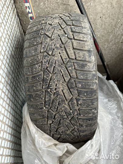 Hankook AH11 235/45 R17