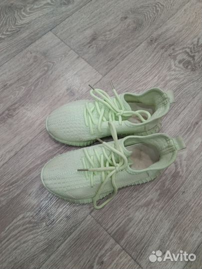 Кроссовки детские