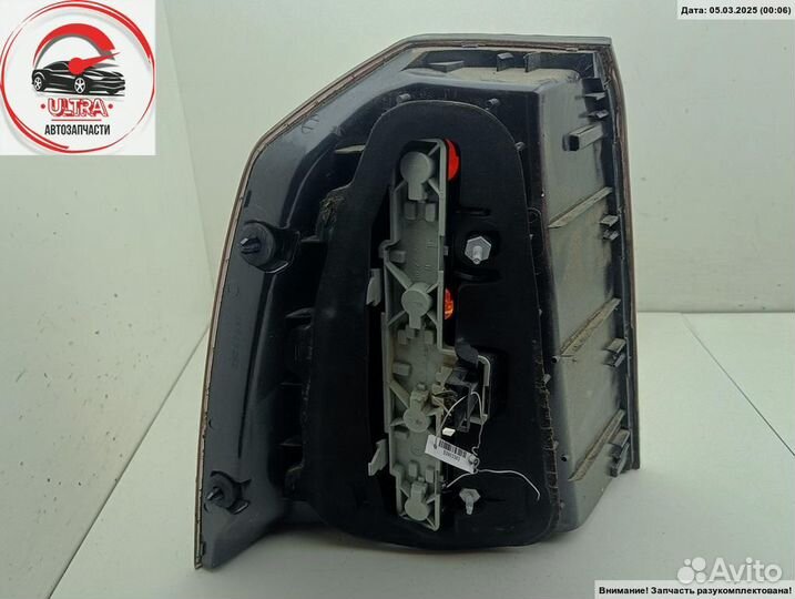 Фонарь задний правый б/у Opel Zafira B