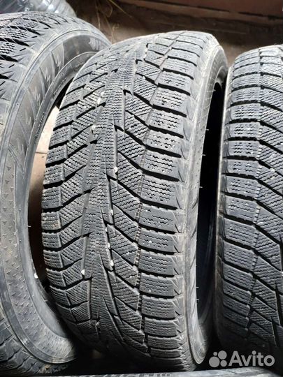 Hankook Winter I'Cept IZ2 215/55 R17