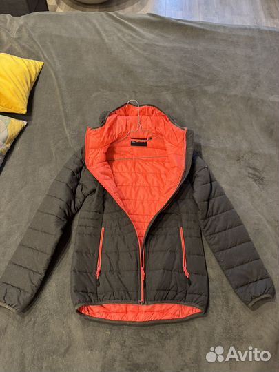 Демисезонная спортивная куртка