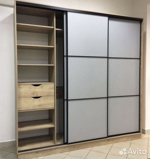 Шкаф купе с зеркалом