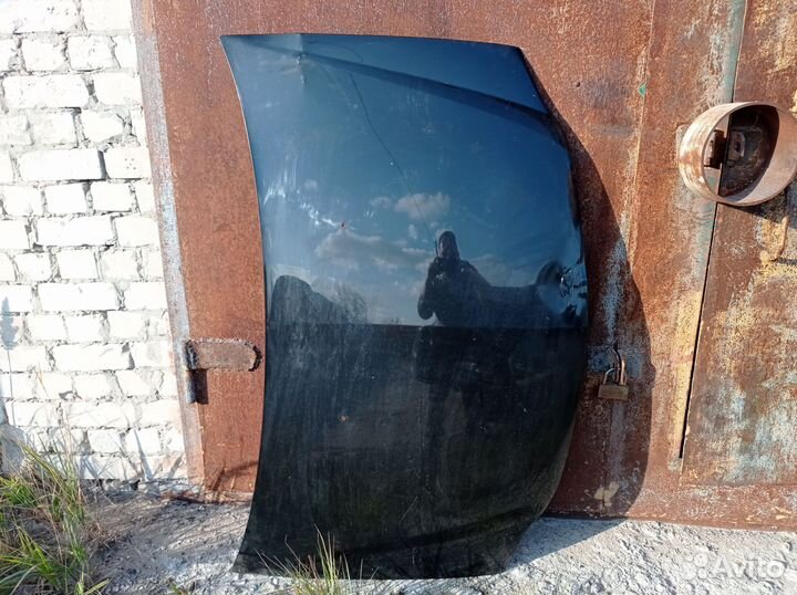 Продам капот на Рено Логан