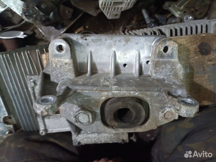 Подушка двигателя Nissan Tiida