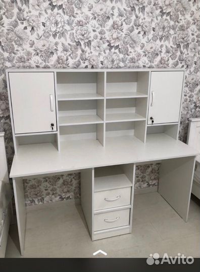 Письменный стол для школьника