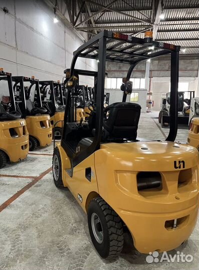 Вилочный погрузчик UN Forklifts FD30, 2023