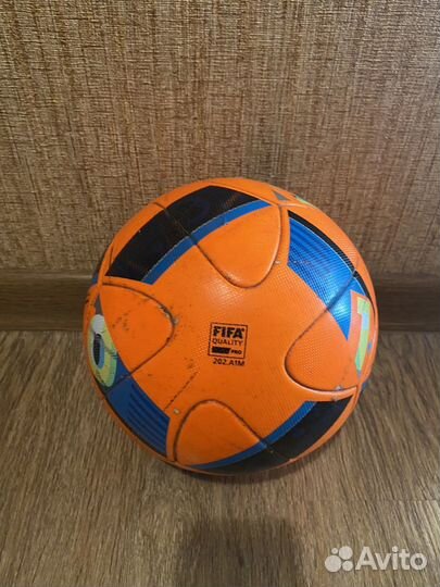 Футбольный мяч adidas euro 2016