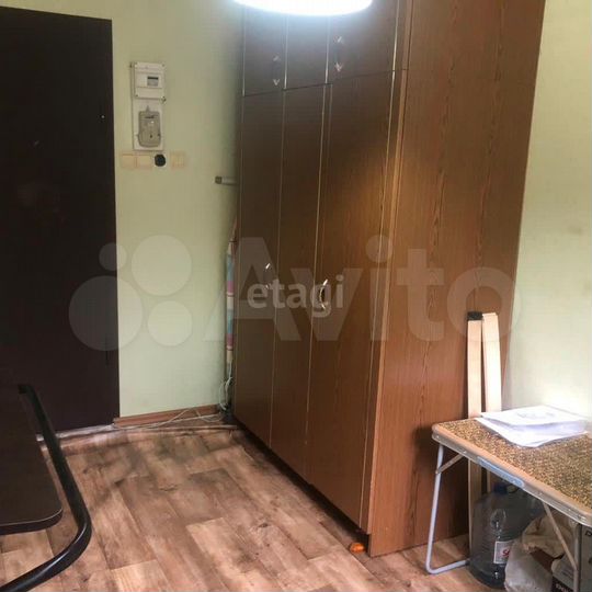 Комната 9,8 м² в 4-к., 2/2 эт.