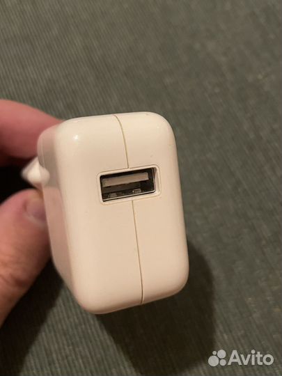 Зарядка на iPhone iPad