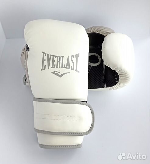 Боксерские перчатки Everlast